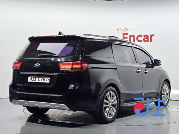 Kia Carnival black - KNAMC81ABGS201104 - Image 2