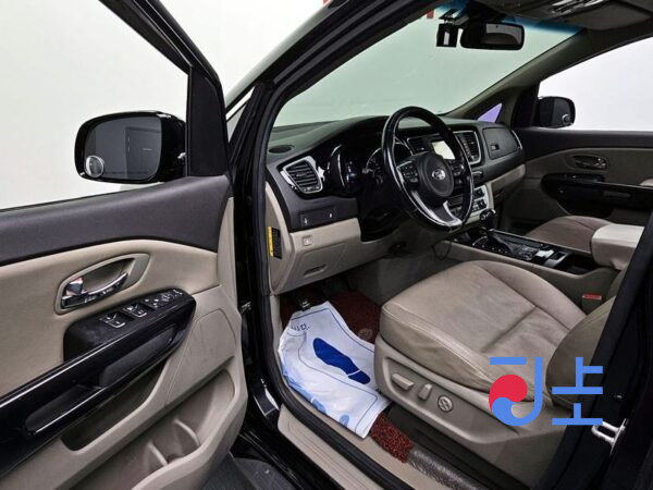 Kia Carnival black - KNAMC81ABGS201104 - Image 10