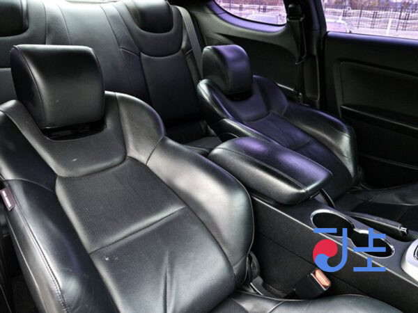 Hyundai Genesis silver - KMHHW61HP9U011998 - Image 10