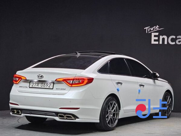 Hyundai Sonata white - KMHE341CBGA247585 - Image 2