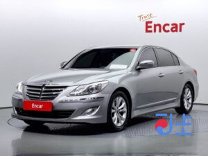 Hyundai Genesis silver - KMHGA41BBCU155032