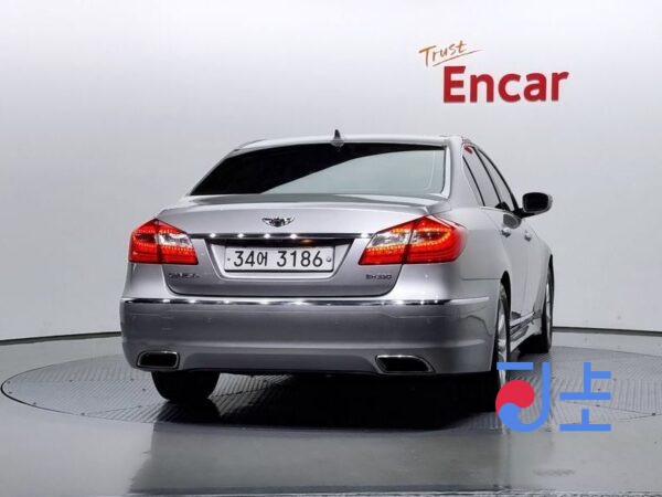 Hyundai Genesis silver - KMHGA41BBCU155032 - Image 4