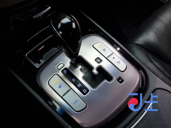 Hyundai Genesis silver - KMHGA41BBCU155032 - Image 9