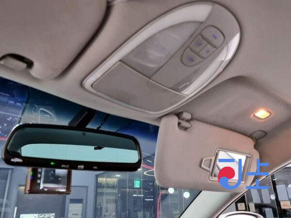 Hyundai Genesis silver - KMHGA41BBCU155032 - Image 20