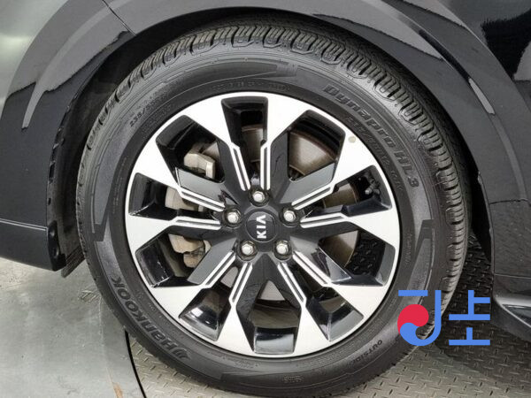 Kia Carnival black - KNANE813BMS070035 - Image 5