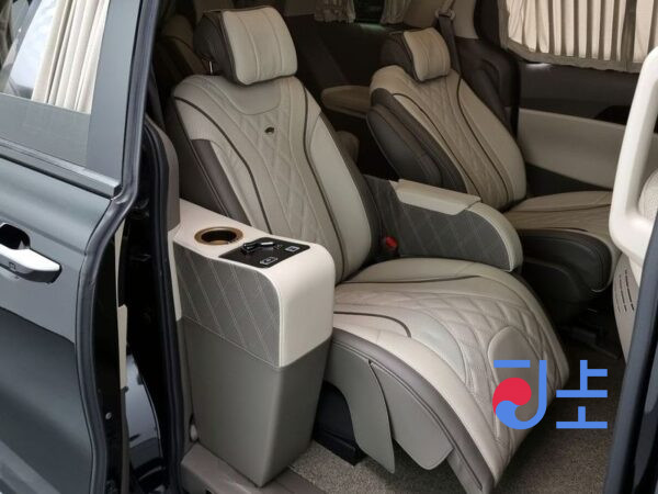Kia Carnival black - KNANE813BMS070035 - Image 12