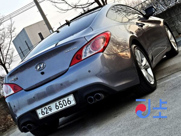 Hyundai Genesis grey - KMHHT61DP9U002738 - Image 2