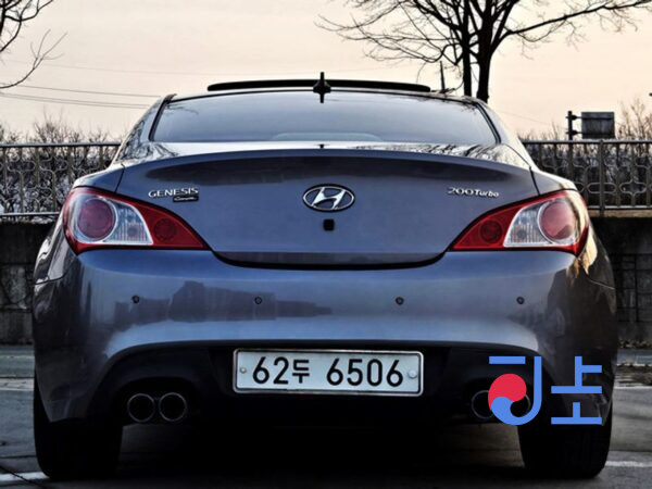 Hyundai Genesis grey - KMHHT61DP9U002738 - Image 4