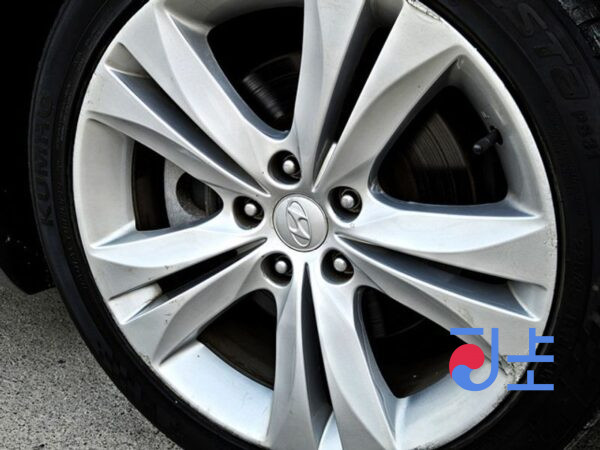 Hyundai Genesis grey - KMHHT61DP9U002738 - Image 5
