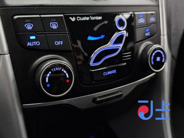 Hyundai Sonata black - KMHEC41MBBA325657 - Image 14