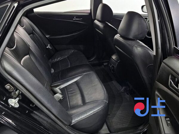 Hyundai Sonata black - KMHEC41MBBA325657 - Image 19
