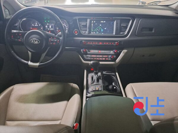 Kia Carnival white - KNAMC81ABGS240205 - Image 7