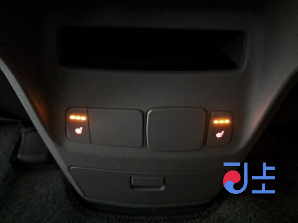 Kia Carnival white - KNAMC81ABGS240205 - Image 11