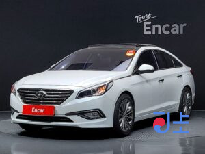 Hyundai Sonata white - KMHE341DBFA130869