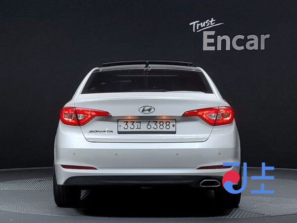 Hyundai Sonata white - KMHE341DBFA130869 - Image 4