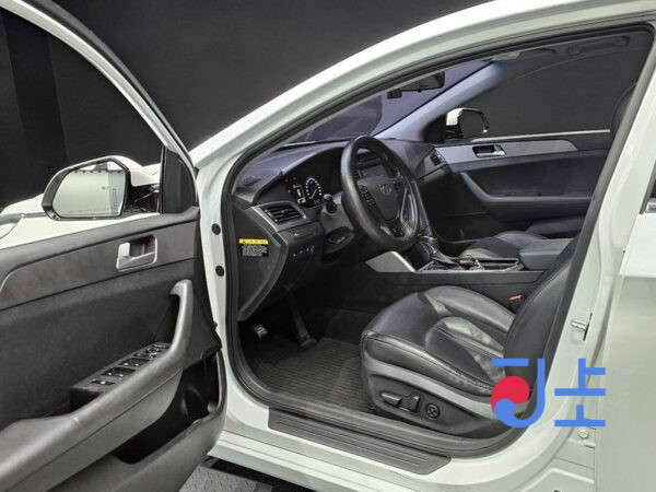 Hyundai Sonata white - KMHE341DBFA130869 - Image 11