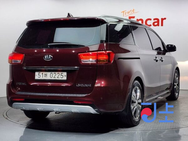 Kia Carnival red - KNAME81ABHS295307 - Image 2