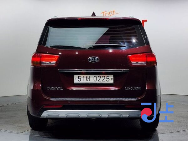 Kia Carnival red - KNAME81ABHS295307 - Image 4