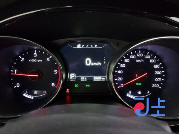 Kia Carnival red - KNAME81ABHS295307 - Image 8