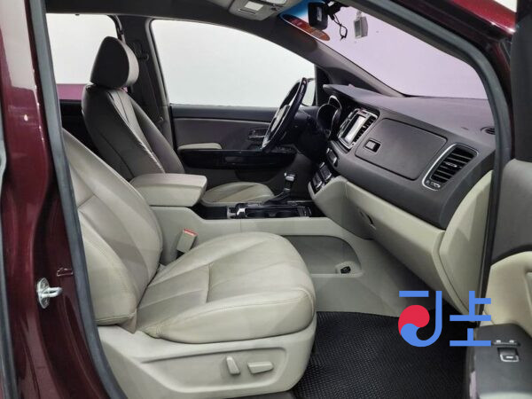 Kia Carnival red - KNAME81ABHS295307 - Image 12
