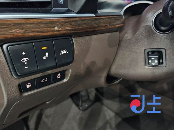 Kia K7 black - KNALC411BJA128634 - Image 14