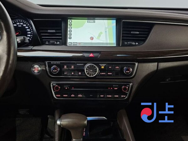 Kia K7 black - KNALC411BJA128634 - Image 16