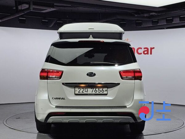 Kia Carnival white - KNAMB81ABGS096055 - Image 4