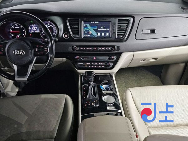Kia Carnival white - KNAMB81ABGS096055 - Image 8