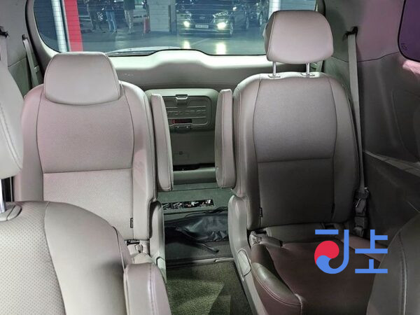 Kia Carnival white - KNAMB81ABGS096055 - Image 14