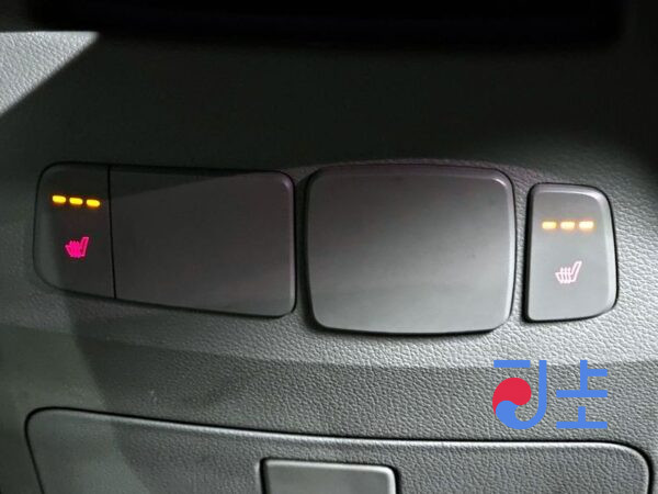 Kia Carnival white - KNAMB81ABGS096055 - Image 21