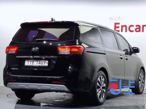 Kia Carnival black - KNAMB81ABGS121435 - Image 2
