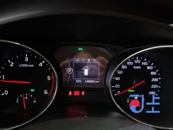 Kia Carnival black - KNAMB81ABGS121435 - Image 8