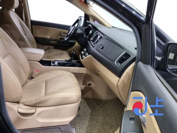 Kia Carnival black - KNAMB81ABGS121435 - Image 10