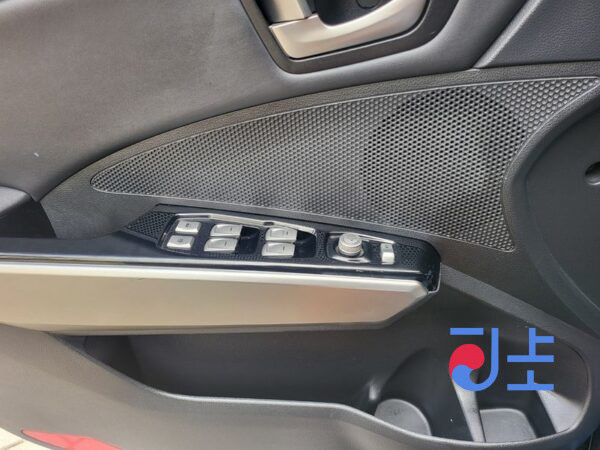 SsangYong Tivoli blue - KPBXH3AR1KP302548 - Image 17