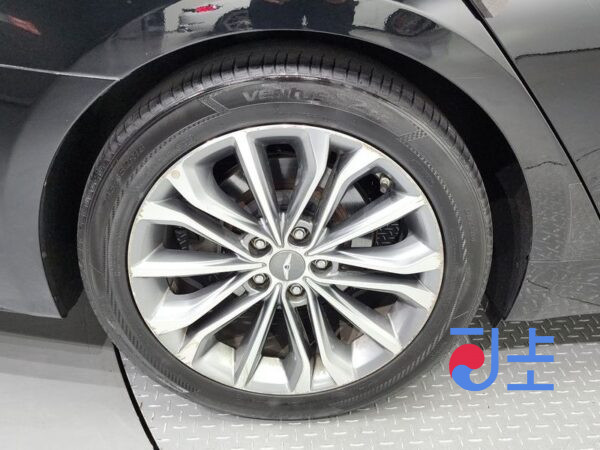 Hyundai Genesis black - KMHGL41DBGU119054 - Image 5