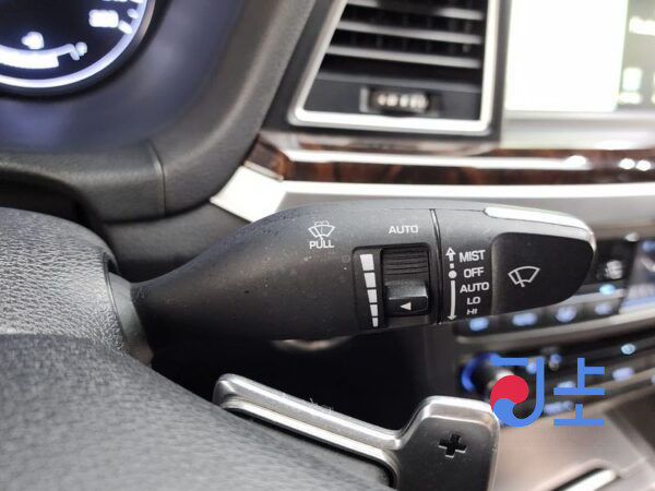 Hyundai Genesis black - KMHGL41DBGU119054 - Image 17