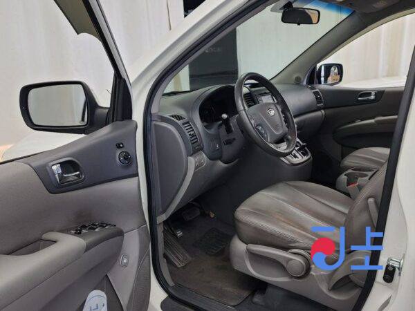 Kia Carnival white - KNHMD376BBS425843 - Image 10