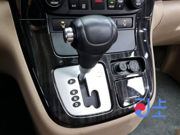 Kia Carnival red - KNAMN816BBS446997 - Image 9