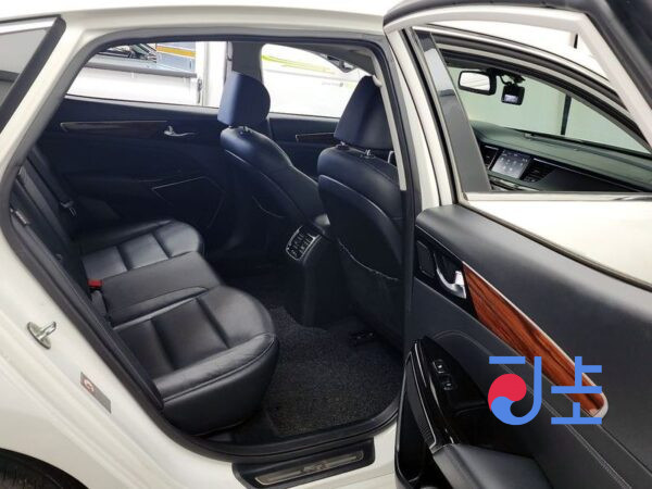 Kia K7 white - KNALB41ABGA026501 - Image 13