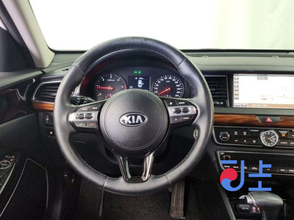 Kia K7 white - KNALB41ABGA026501 - Image 14