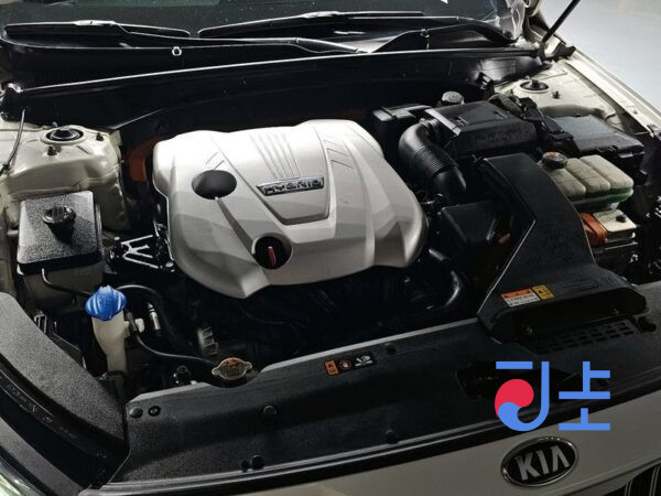 Kia K7 white - KNALE41GBLA024425 - Image 7