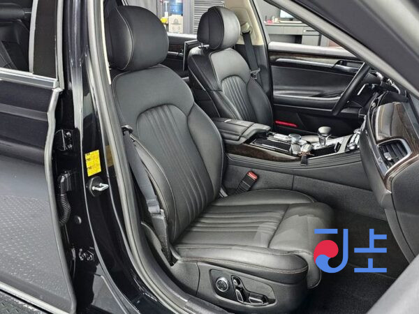 Genesis G90 black - KMHG241DDMU094051 - Image 10