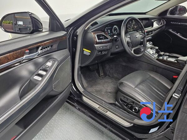 Genesis G90 black - KMHG241DDMU094051 - Image 11