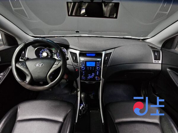 Hyundai Sonata white - KMHEC41MBBA340420 - Image 7