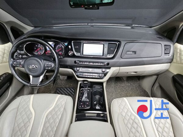 Kia Carnival white - KNAMC81ABGS199778 - Image 7