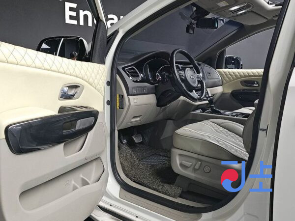 Kia Carnival white - KNAMC81ABGS199778 - Image 11