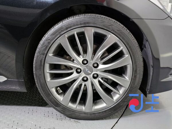 Hyundai Genesis black - KMHGM41DBGU125517 - Image 5