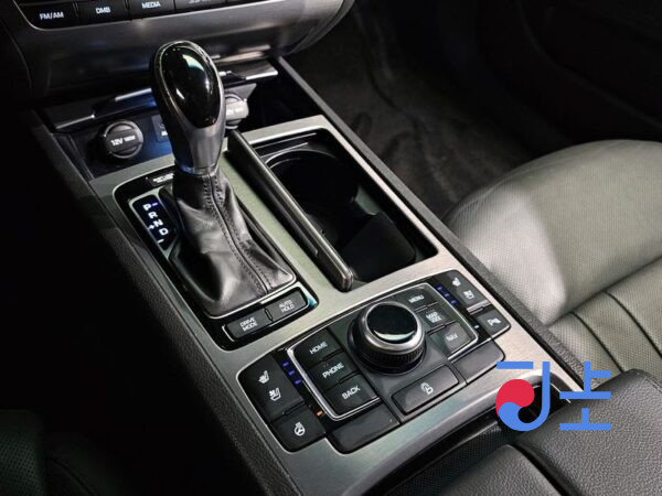 Hyundai Genesis black - KMHGM41DBGU125517 - Image 9
