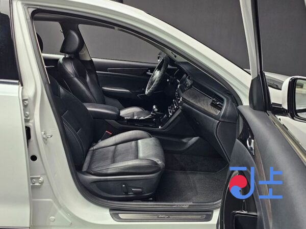 Kia K7 white - KNALB418BLA211680 - Image 10