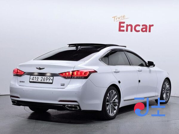 Hyundai Genesis white - KMHGM41DDFU055765 - Image 2